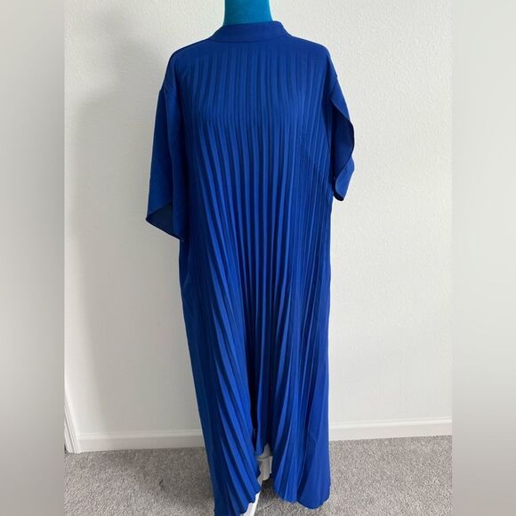 Elegant Blue Pleated Dress - Picture 1 of 7